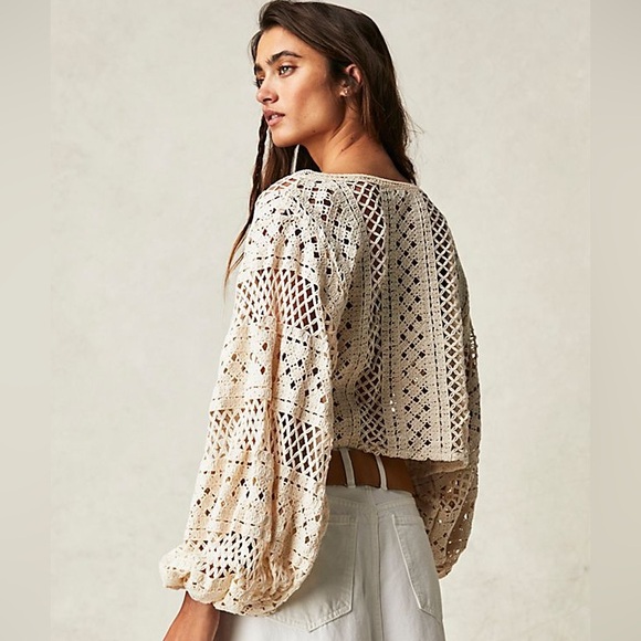 Free People / Jen’s Pirate Booty Crochet Madrigal Cropped Blouse - Picture 2 of 7